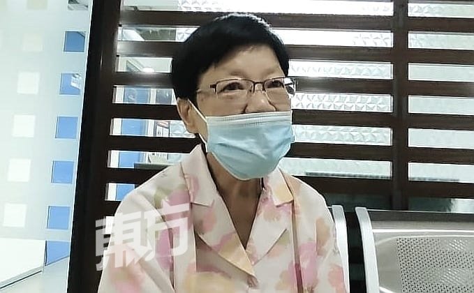 杨女士（78岁）鼓励大家亲自与官员面对面，注册PADU。