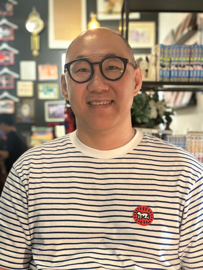 maan maan haang复古咖啡馆负责人崔道安。