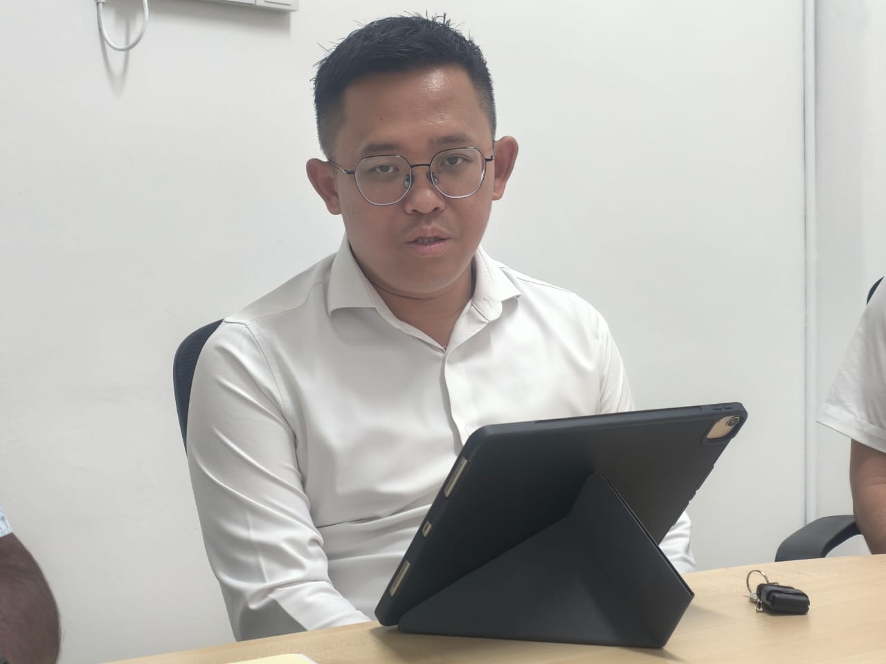 何永铧：宁付高租金设在底层方便长者。
