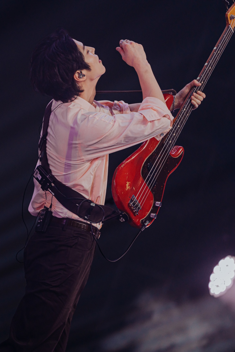 The Rose的演出曲目以英文歌曲为主，其中《Back to Me》前奏一响起，粉丝立即齐声大合唱，默契十足，将现场气氛推向高潮。