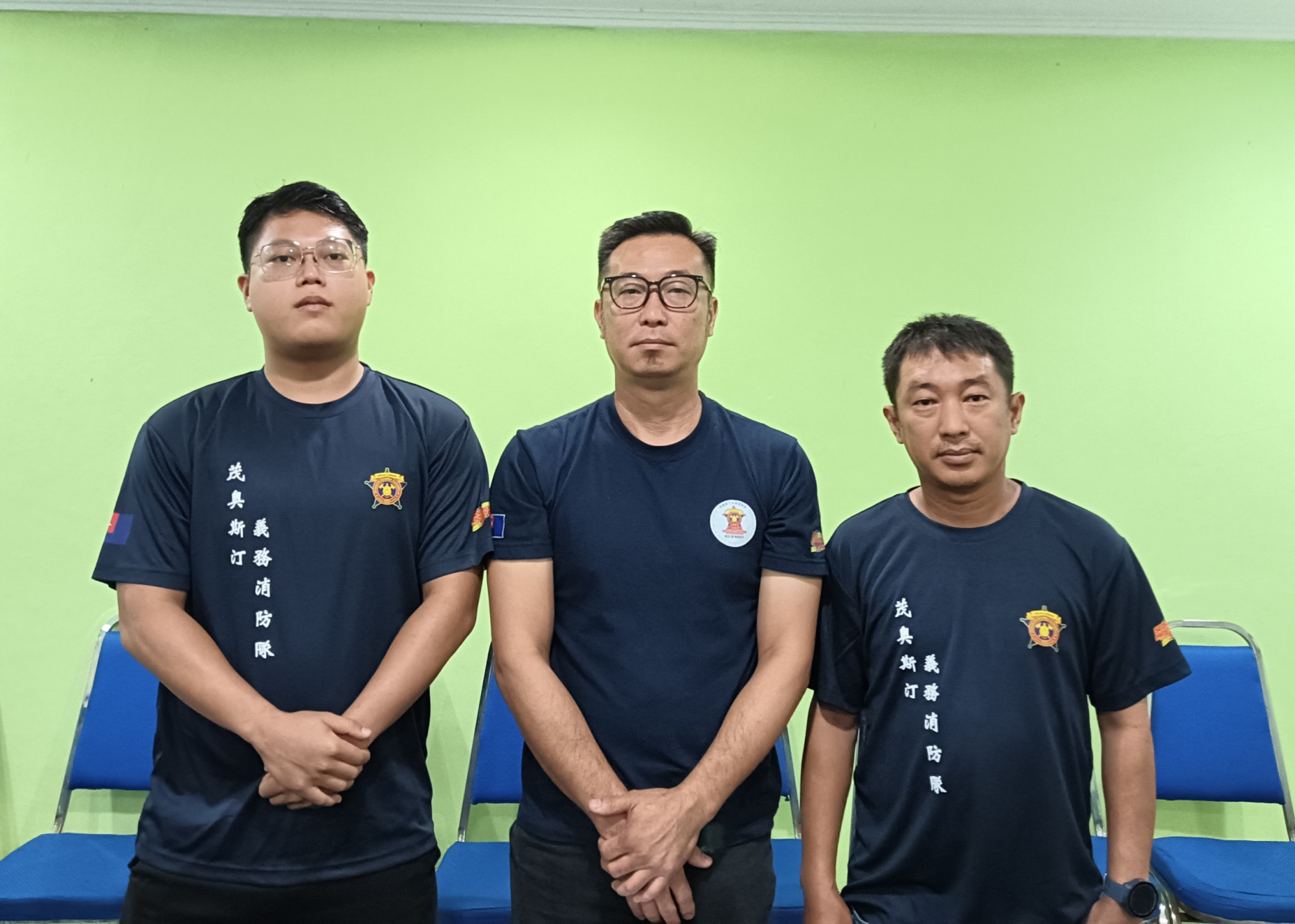 曾康洋（左起）、黄基桐及谭汉文针对幼猫装入蛇箱事件，向社会大众道歉。