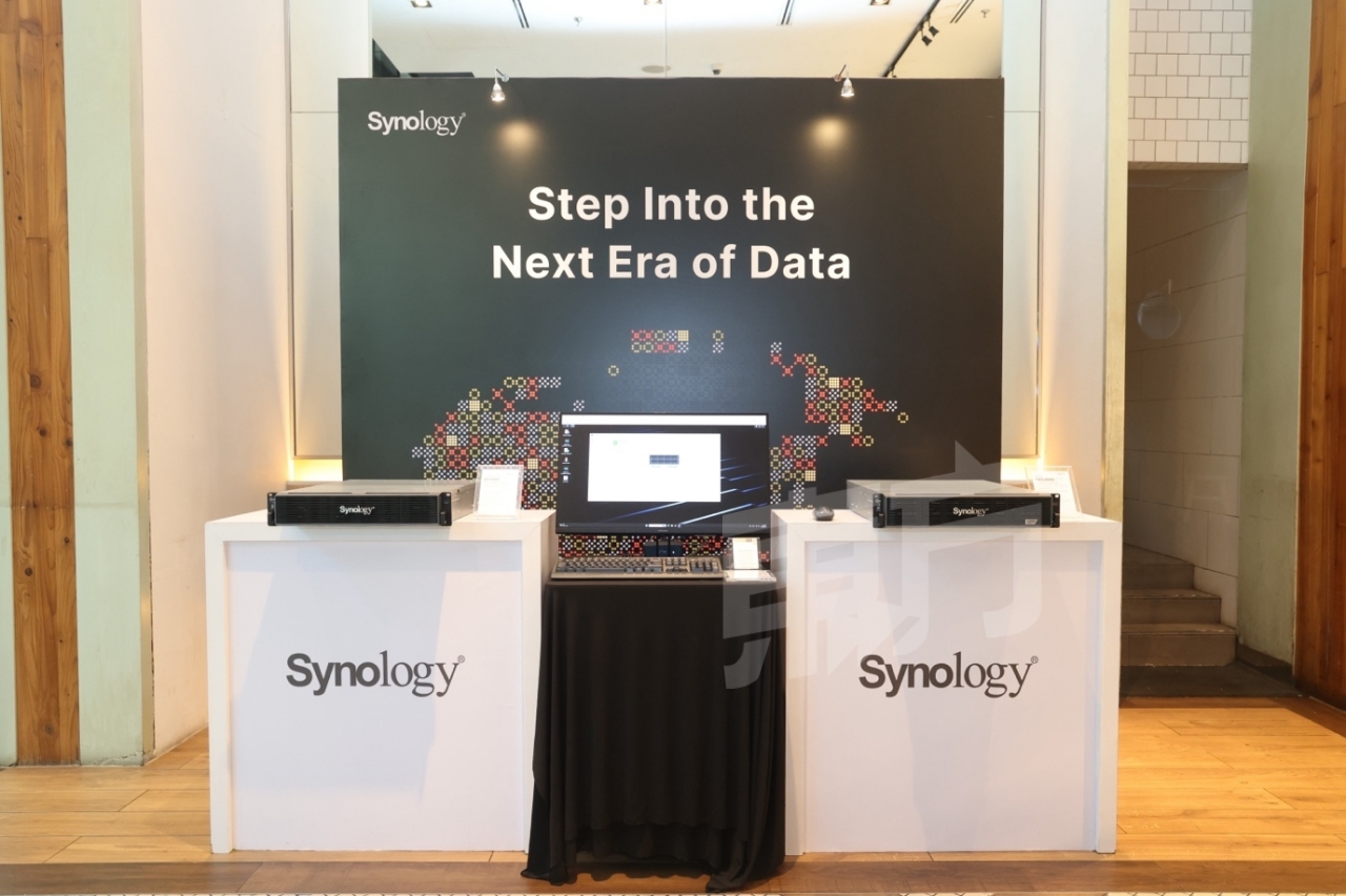 Synology在2026年推出多项企业级储存方案，包括专为关键任务工作负载设计的全NVMe SSD储存解决方案PAS7700，以及新一代FS系列与RS系列产品。