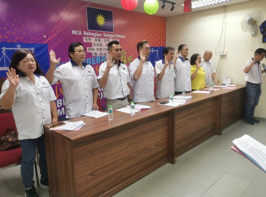 马华双溪大年区会多次公开建议党中央考虑退出国阵。
