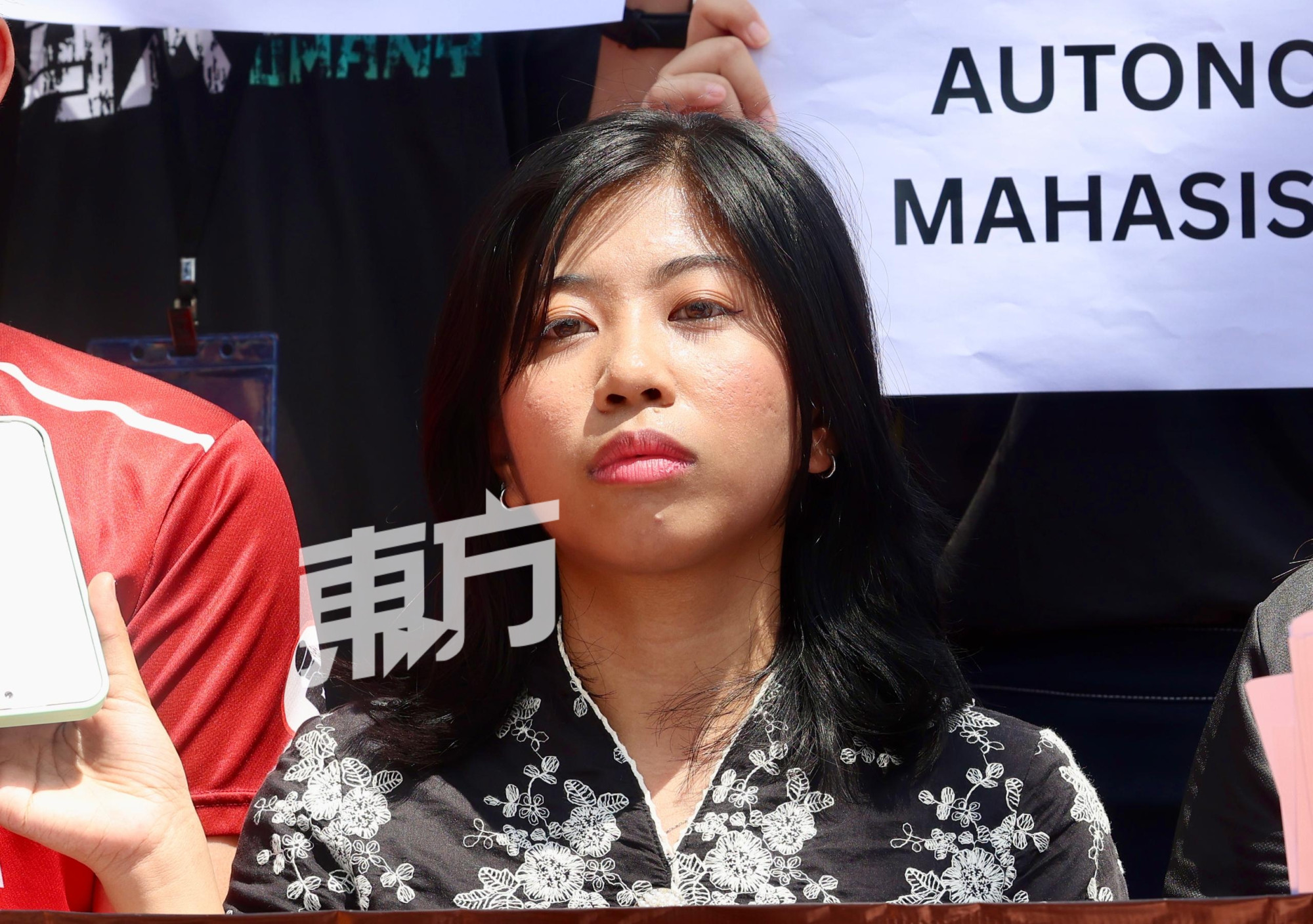 学生之声主席妲秧瑚麦菈指出，现有的学生活动申请程序繁琐，须经过多层行政审批。