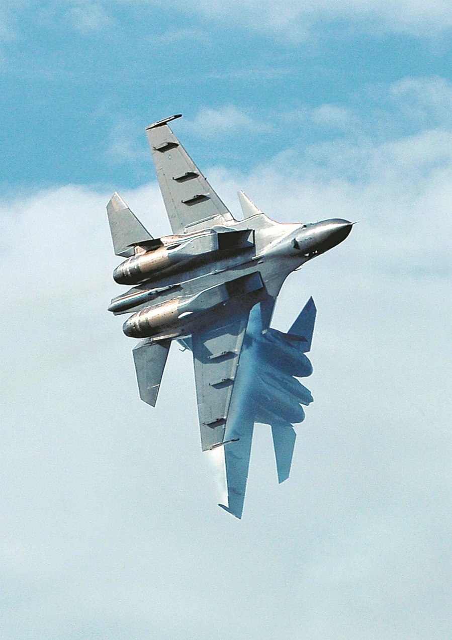大马皇家空军属下的超级大黄蜂（Super Hornet ）战机也参与浮罗交怡国际海空展，呈献飞行表演。