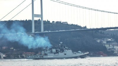 俄罗斯黑海舰队的“格里戈洛维奇海军上将”号护卫舰，周五驶经博斯普鲁斯海峡，前往地中海。