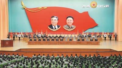 朝鲜周二庆祝第85届建军节，而在前一天举行的周年大会上，数以千计军政高层出席，但未见最高领导人金正恩身影。