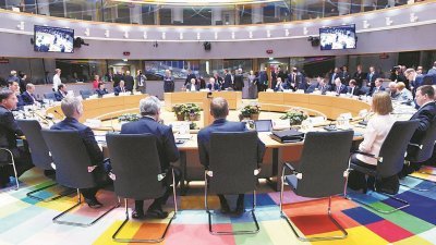 欧盟27个成员国领袖齐集比利时布鲁塞尔总部开会，只用不足15分钟，就一致通过立场强硬的英国脱欧谈判指引。