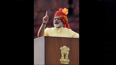   印度总理莫迪周二在新德里红堡，向国民发表讲话，并强调目前的首要任务是保卫国家。