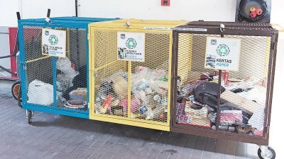 高楼住宅的底楼会设有再循环垃圾分类桶，但遗憾的是，一些住户会把其当作一般垃圾桶来丢垃圾。