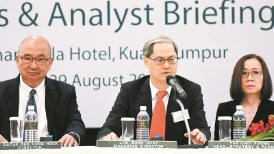 王汉福（左）及林顺发出席2017上半年业绩汇报会。
