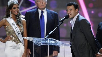 在2013年于美国拉斯维加斯举行的美国小姐记者会上，俄罗斯歌手叶明曾与特朗普同台。叶明的父亲阿加拉洛夫与特朗普和俄罗斯政府都关系密切。