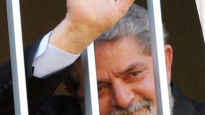巴西前总统卢拉被控5项贪污受贿罪。