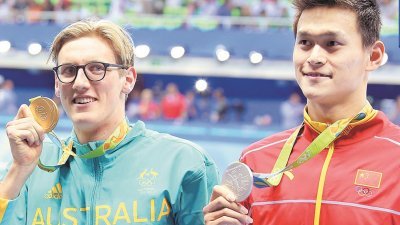 去年在里约奥运会因抨击孙杨（右）“吃药作弊”，而引起轩然大波的霍顿，将在本届水泳世锦赛延续两人之间未完的恩怨……