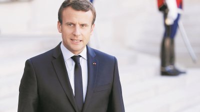 马克隆夹著高人气，当选并上任成为法国最年轻总统，其创办的“共同前进”党，有望在周日的国会改选中大胜，实现“完全执政”。