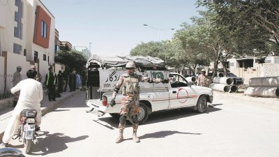 据信已被IS杀害的两名中国公民，上月24日在俾路支省的奎达市被掳走，巴基斯坦军方事后派士兵到现场驻守。