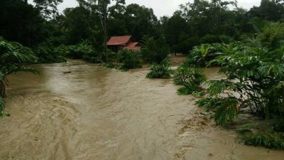 冷岳河河水变得高度污浊，影响冷岳河滤水站原水抽取的运作，导致吉隆坡、八打灵及乌冷县共近200个花园住宅区，面临低水压困扰。