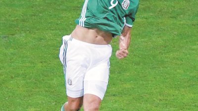 上轮为墨西哥对纽西兰打入扳平球的宾菲卡前锋吉梅内斯，预料将再受重用。