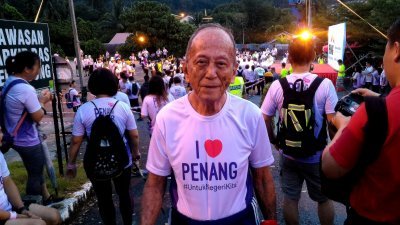 陈泽宣91岁了仍坚持运动，保持强健体魄，精神可嘉。