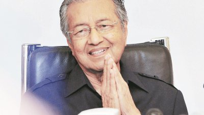“如今的马来人已经改变了很多，对很多人来说，马来人已经不再爱国爱民。”敦马哈迪