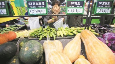 中国CPI受季节性因素和非食品价格上涨拉动，同比涨幅升至年内次高。