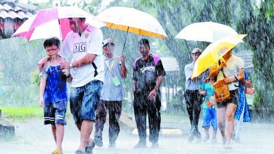 我国将迎来多雨的季节，民众受促出门带好雨具，做好防备措施。