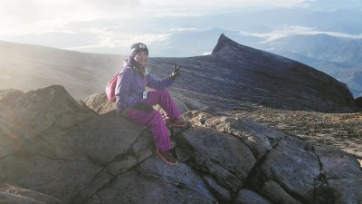 蔡㚸蓓于今年9月征服了京那峇鲁山，她笑言接下来会继续努力攻下西马3座逾2000公尺高的山。