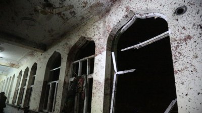 遇袭的喀布尔什叶派清真寺。