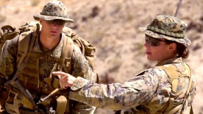 美军陆战队首度有女性通过步兵军官训练，未来将担任陆战队步兵排长。