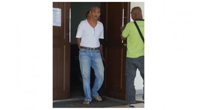 贩毒罪成的莫哈末伊克巴逃过死劫，被判坐牢12年。