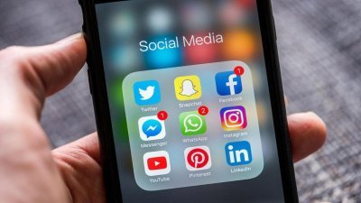 大马网络的盛行是近20年的事情，而社交媒体更是完全渗入大马人的生活中，任何讯息意见都可便捷地在社交媒体上分享与发表。