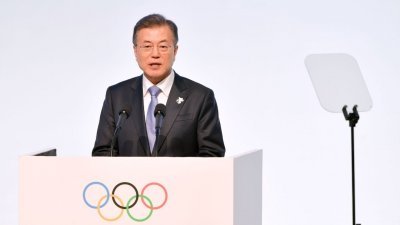 韩国总统文在寅（图）周二和日本首相安倍晋三通电话，谈及韩朝峰会将谈的课题。