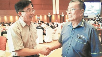 巫程豪（左）感谢杨汉平的鼓励，并坚称将会继续为民请命。
