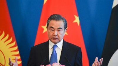 中国外交部长王毅周三前往朝鲜访问，分析指有可能是为中国国家主席习近平6月访朝铺路。