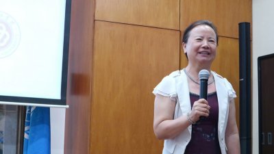 中国律师兼学者刘明辉，曾代理中国首例跨性别就业歧视维权案。她周一在中国跨性别者法律权益评估报告发表会上，说明中国跨性别者面对的状况。
