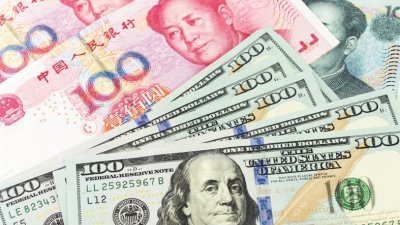 美元周四从13个半月峰值下滑，而中国人民币从2017年1月最弱水平反弹。