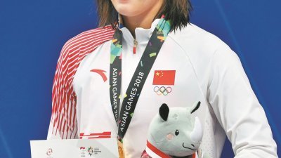 刘湘在本届亚运会打破了尘封9年的女子50公尺仰泳世界纪录，颜值与实力并存的她，具备了成为中国游泳队新偶像的条件。