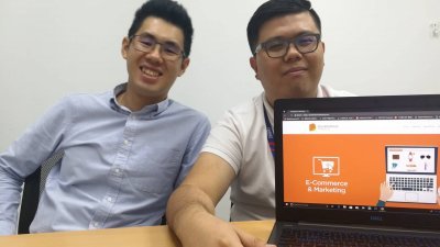 林群耀（左起）和林伯儒为有兴趣创业的人提供免费讲座。