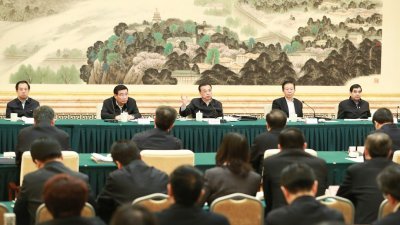 中美贸易战阴晴不定之际，中国总理李克强上周五在江苏南京召开经济座谈会喊话改革。
