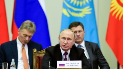 俄罗斯总统普京对于美国指责俄方违反《中导条约》，却没有提供证据，感到不满。这是他在圣彼得堡，出席欧亚经济委员会最高理事会会议上发言。