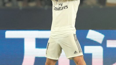 皇家马德里球星贝尔成为世界球会杯史上，第3位上演帽子戏法的球员。 
