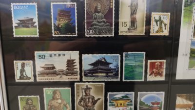 梁国兴通过各种管道，从世界超过40个国家收集超过6000张佛教邮票及首日封。