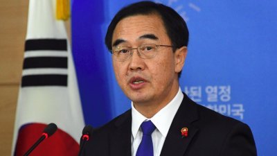 韩国统一部长官赵明均，周二在首尔政府大楼举行的记者会上表示，政府当天向平壤提议，9日在板门店举行韩朝高级别会谈。