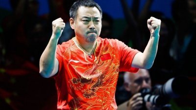 42岁的中国男乒大满贯第一人刘国梁在微博暗示，自己今后再也不会担任教练。