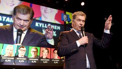 芬兰现任总统尼尼斯托在周日的总统选举中成功连任后发表胜选感言，向他的支持者致谢。-法新社-