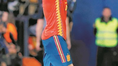 本届世界杯是伊涅斯塔最后一次出现在国际大赛中；作为西班牙进攻体系的核心，“老白”在国家队的谢幕演出值得关注。