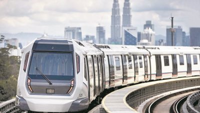 希盟执政后，对吉隆坡的改变则相当显著，例如取消了第三捷运和隆新高铁对周遭投资的影响、未来或出现首个民选市长及废除联邦直辖区部长等等。图为吉隆坡捷运系统。（档案照）