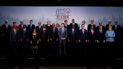 七大工业国集团（G7）峰会结束后，美国总统特朗普为准备与朝鲜最高领导人金正恩举行世纪会晤，提前离开前往新加坡，没有和与会领袖一起拍大合照。