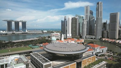 新加坡提高住宅印花税百分之5至百分之15，并收紧贷款限额。
