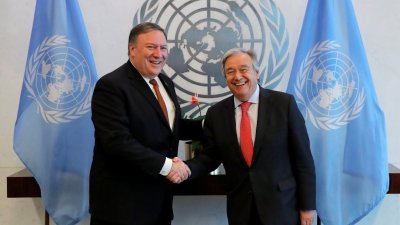 美国国务卿蓬佩奥（左）和联合国秘书长古特雷斯，周五在位于纽约的联合国总部会面。